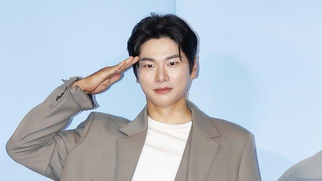 “AI 아니라 억울”…이이경 사생활 루머 폭로자 말 바꿨다