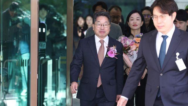 '항소포기' 말없이 떠난 노만석 