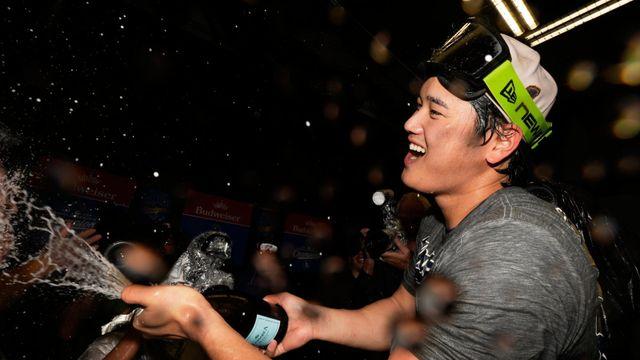 LA 다저스  ‘재팬 특급’ 오타니, 만장일치 MLB NL MVP 선정…3회 연속 수상 & 통산 4회 기염