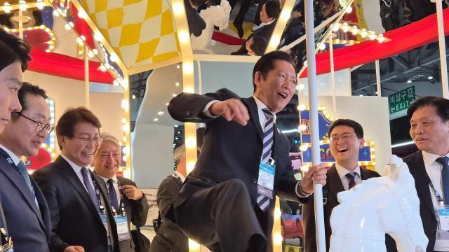 [지스타 2025] 지스타 방문한 정청래 민주당 대표…