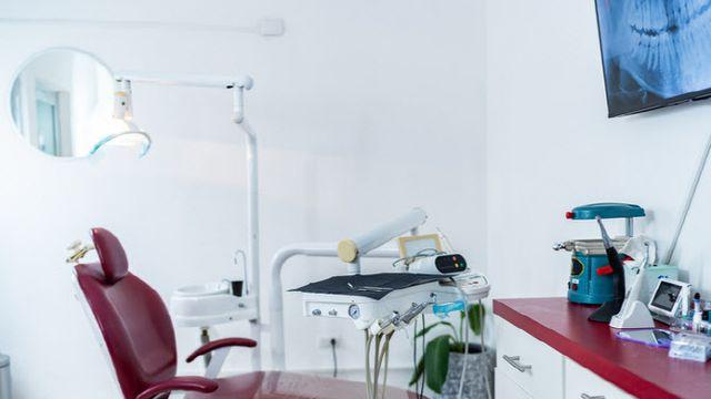 이틀 근무한 직원에 