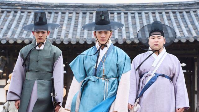 '이강에는 달이 흐른다' 강태오·이신영, 김세정 구하러 달려온 사연은?