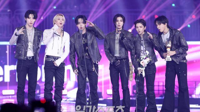 보이넥스트도어, 그랜드 퍼포머 상 “안주하지 않고 성장할 것”…2관왕 [2025 KGMA]