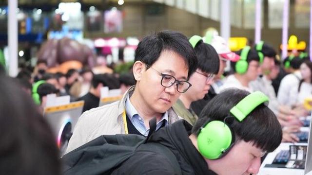 넷마블·코웨이 방준혁 의장,  ‘지스타 2025’ 현장서 유저 목소리 경청