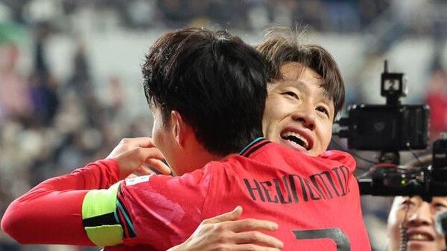 이재성 100경기에 손흥민 축포 '펑'…3만 붉은악마와 함께 자축(종합)