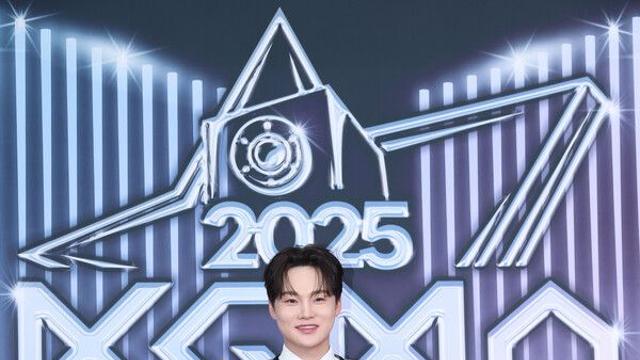 [NC포토] 박서진, 러블리한 손 인사