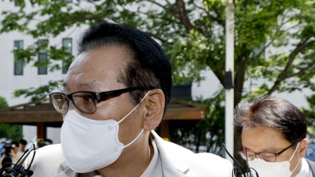 특검, '건진법사 측근' 이씨에 징역 4년 구형…내달 8일 첫 선고