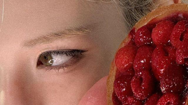 올겨울 립은 이렇게 바르세요. 전소미, 장원영, 김도아의 글로우 립 메이크업 3