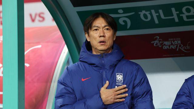 홍명보 감독 “선수들의 근성 강했다, 공격 패턴은 다른 포메이션으로 나서 부족함 있었다” [IS 대전]