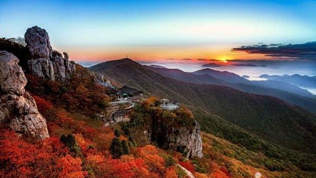 경남의 가을 명소, 자연의 숨결과 문화의 향기가 흐르는 길