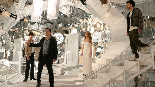 더 스펙터클한 트릭으로 돌아온 마술사기단…또 속았지? ‘나우 유 씨 미 3’