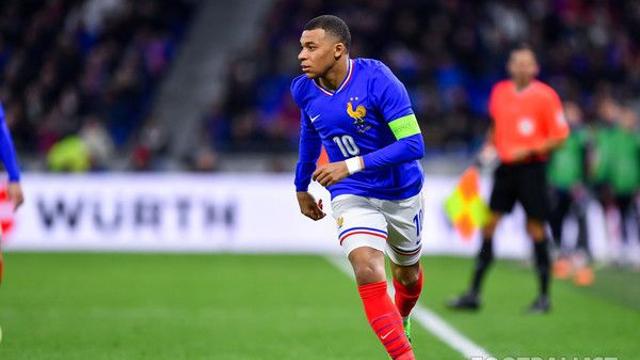 ‘음바페 또 멀티골’ 프랑스, 월드컵 조기진출! 압도적 화력으로 우크라이나 대파