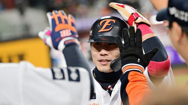 FA 열리자마자 50억→78억 펑펑 썼던 한화, 올해는 구경만?…시장 기류 살피며 '조용한 관망'