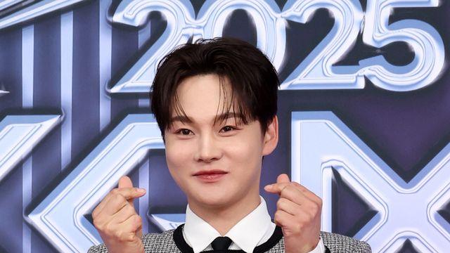 박서진 “연예인 너무 많아…눈 호강 중” [2025 KGMA]