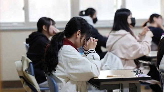 “리듬 타면서 풀었다”… 올해 수능 국어영역에 등장한 뜻밖의 '노래'