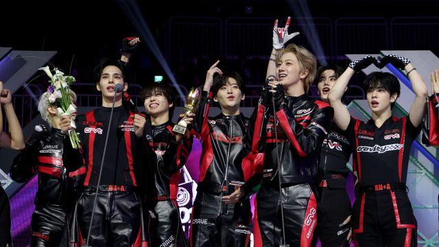 크래비티, 베스트 아티스트10 수상…“6년 차, 초심 잃지 않을 것” [2025 KGMA]