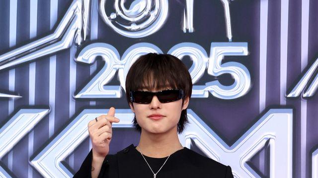 우즈 “전역 후 첫 시상식 기뻐…특별한 무대 준비” [2025 KGMA]