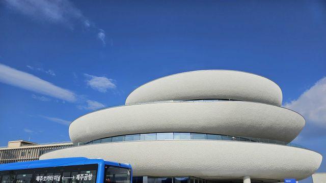 ‘제주 거점’ 키우는 쏘카, 공항서 도보로 ‘쏘카터미널’ 가보니 [르포]