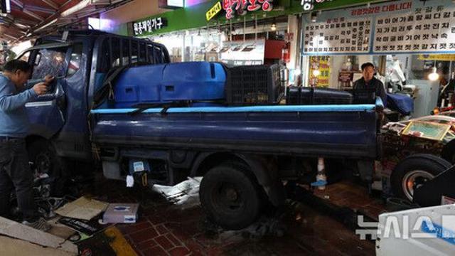 '21명 사상' 부천제일시장 돌진 60대 운전자, 구속영장 신청