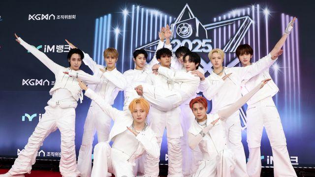 싸이커스 “우리 무대 위트 있어… 즐겁게 봐주길” [2025 KGMA]