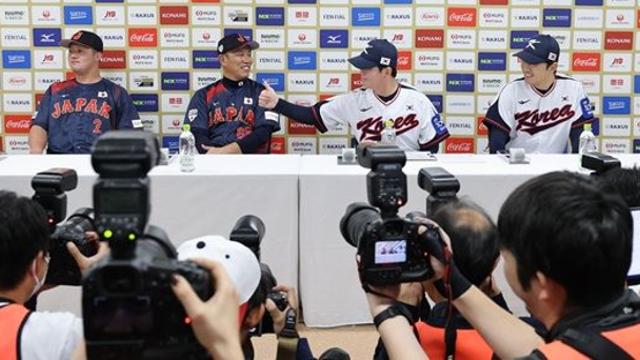 '쑥스러워 고개 돌렸니' 류지현 감독 日 주장에 '엄지 척' 왜?→