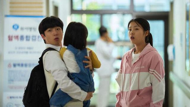 윤가은 '세계의 주인' 10만명 넘겼다