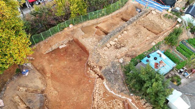 부산 '기장읍성' 최초 축성 유적 발견...국가사적 승격 청신호