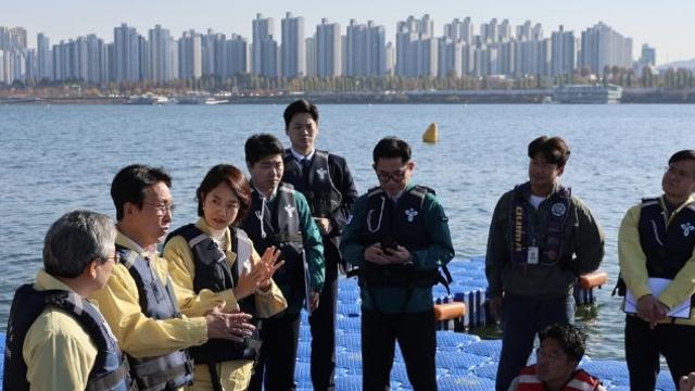 김민석 국무총리, 뚝섬 수상활동 안전점검 보도자료