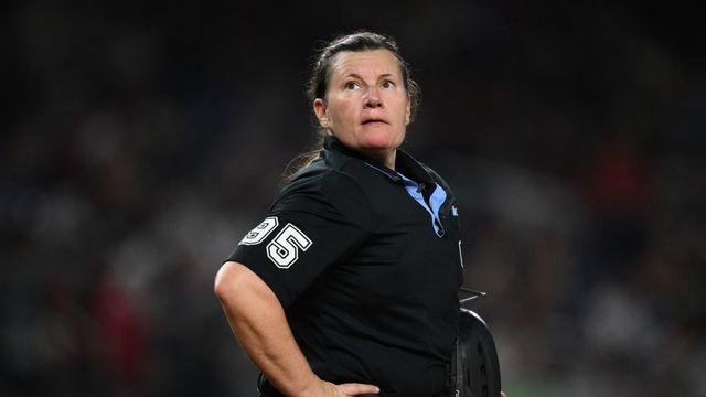 'MLB 최초 여성 심판' 파월, 야구 한일전 첫 경기 주심 맡아