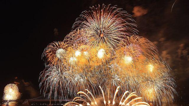 가을 밤하늘 수놓은 스무번째 부산 불꽃축제…117만명 환호(종합)