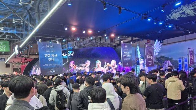 대기만 4시간···엔씨 '아이온2' 시연장은 '인산인해'