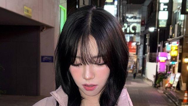 핑크색 패딩 카리나