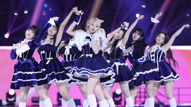 유니스, ‘스위시’ 러블리한 매력 터졌다 [2025 KGMA]