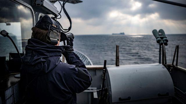 밀거래, 스파이, 사보타주…러시아가 '그림자 선단'을 이용해 서방 제재를 피하는 방법