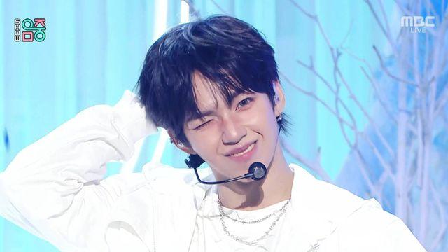 ‘음중’ 아홉, 시선 사로잡는 순백 스타일링