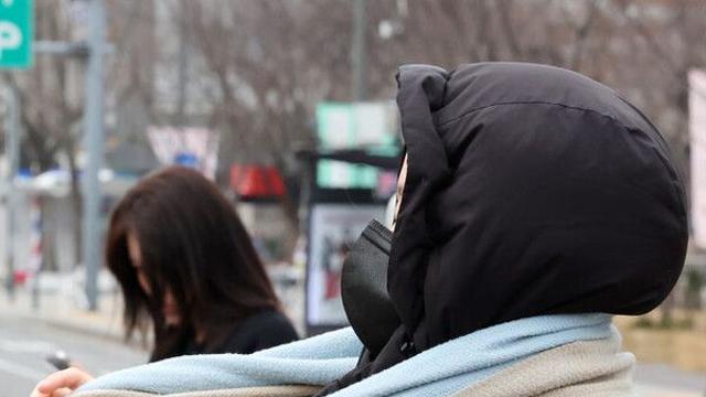 충남권 일교차 15도 안팎…밤 한때 '비 예보'