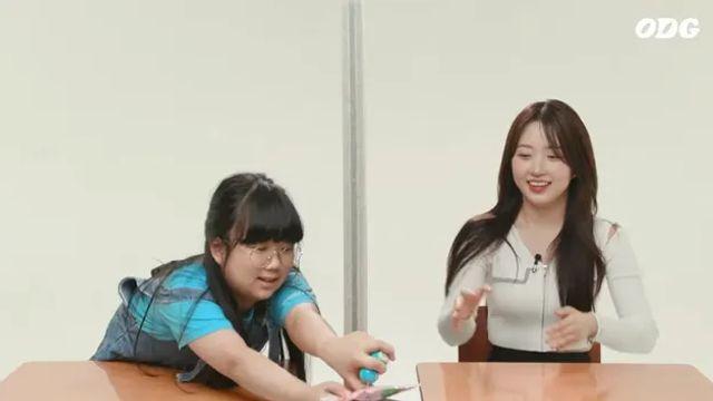 초등학생에게 키링 선물받고 우는 엔믹스 오해원ㅠ