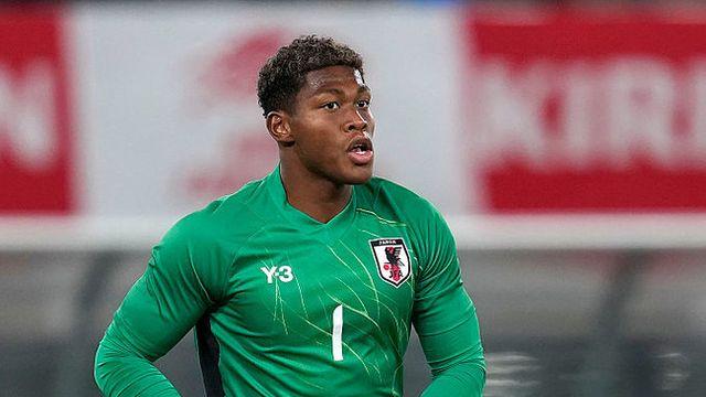 일본 열도 오열! ‘혼혈’ 주전 골키퍼, 수술 완료...향후 3~4개월 결장→월드컵은?