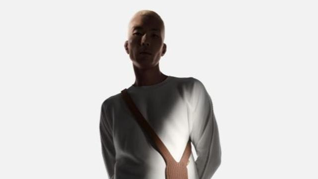 34만원짜리 양말(?) 논쟁··· '애플 파트너' 이세이 미야케 스토리