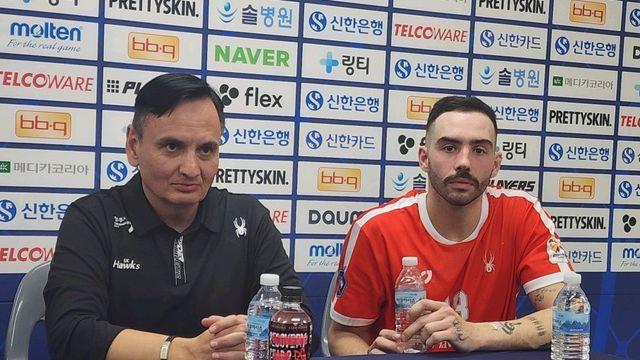 SK호크스 누노 알바레즈 감독, 두산 제압하고 개믹전 승리…