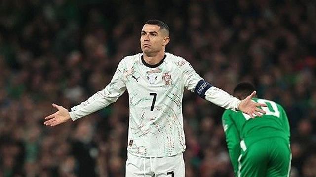 '40살에 첫 퇴장' 호날두 한국과 '리턴매치' 가능성 사라지나…월드컵 출장 정지 여부 촉각→최대 3G 징계 가능