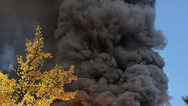 천안 이랜드 물류센터 화재, 9시간 30분 만에 큰불 잡아