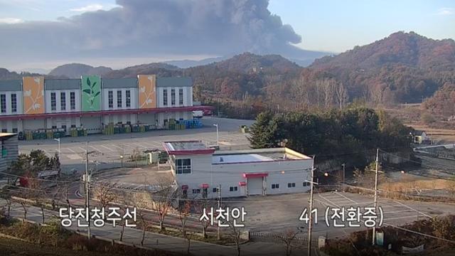 [실시간 포토] 천안 이랜드물류센터 화재...검은 연기 '자욱'