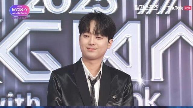 “As Expected, Lee Chan Won”… Four Trophies at KGMA with ‘Brilliance’