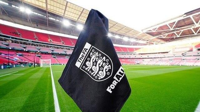 英 여자축구팀, 트랜스젠더 선수 출전…