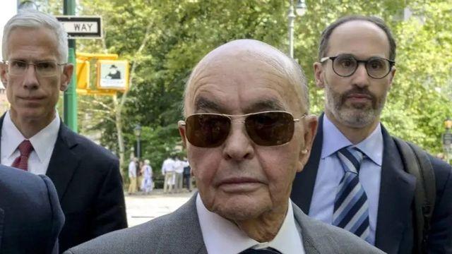 전 토트넘 구단주 조 루이스, 트럼프의 ‘전격 사면’…88세 억만장자, 스캔들 뒤로하고 미국 재입국 길 열렸다