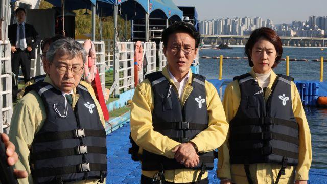 종묘 방문한 김민석, 이번엔 한강버스 선착장 방문…오세훈과 연일 충돌?