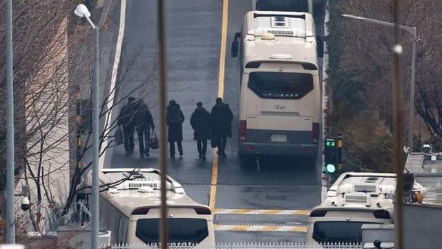 윤 전 대통령 “미사일로 위협사격” 논란…서정욱 “특유의 과장된 언어습관일 뿐”