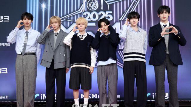 킥플립 “자기야, 일하는 곳까지 따라오면 어떡해” [2025 KGMA]