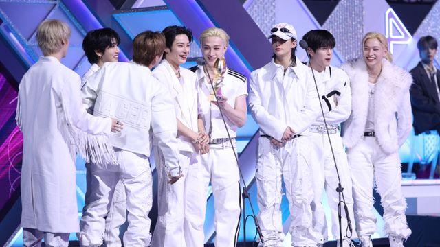 “올해 정말 많은 사랑”…스트레이 키즈, 최고 인기상 주인공 [2025 KGMA]